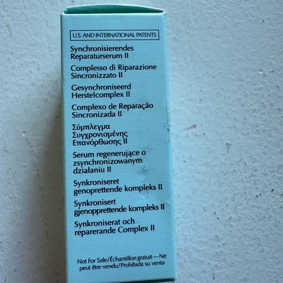 Estee Lauder Advanced Night Repair Eye Lift + Sculpt - Picture 4 of 9